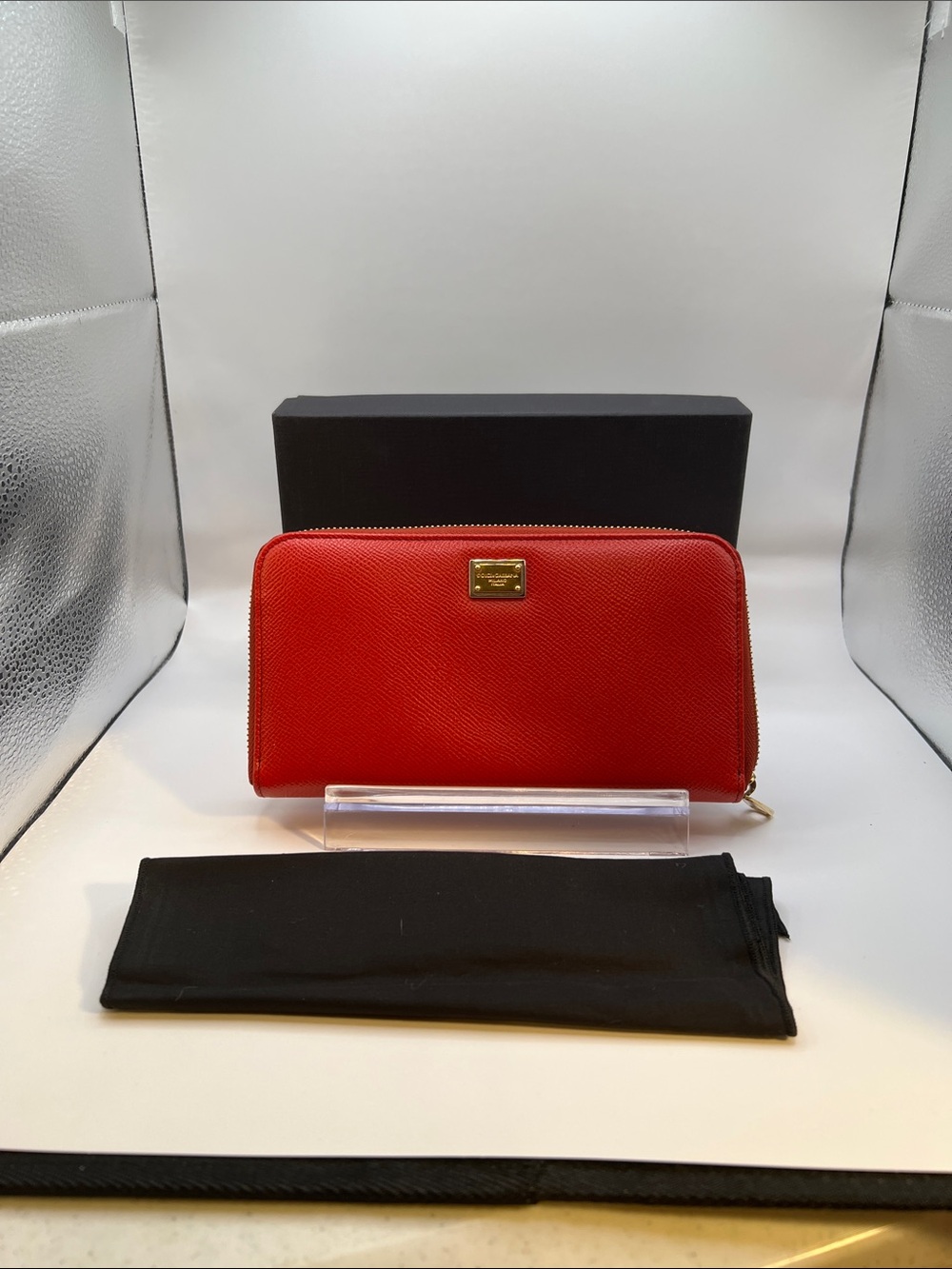 Dolce & Gabbana Red Saffiano Zip-Around Wallet with Gold Plaque